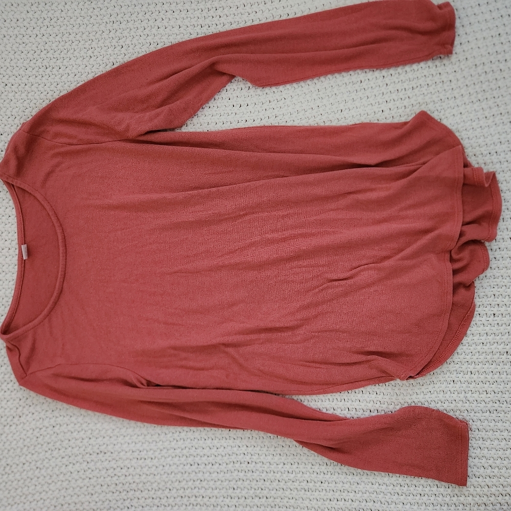 Thin knit sweater